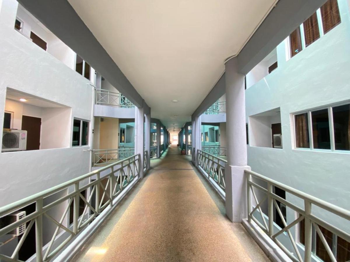 Perdana Serviced Apartment & Resorts Padang Mat Sirat Dış mekan fotoğraf